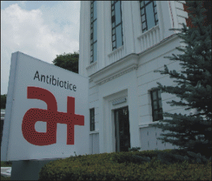 Sindicaliştii de la "ANTIBIOTICE" vor ataca în contencios hotărârea de privatizare prin licitaţie cu strigare