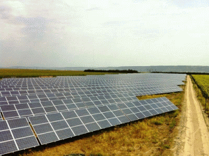 Omul de afaceri Vladimir Cohn investeşte zece milioane de euro într-un parc fotovoltaic la Zărneşti 