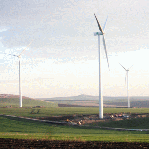 Micii producători de energie verde, taxaţi pentru dezechilibre