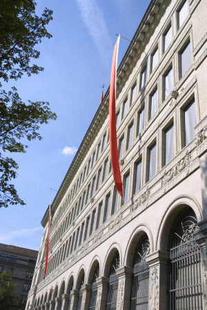 Elveţia: O comisie recomandă schimbul automat de date privind clienţii băncilor