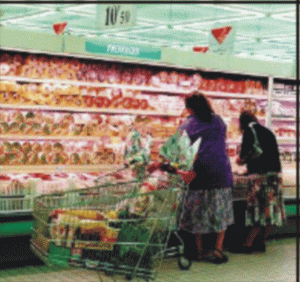 Supermarket-urile "au câştigat partida" cu pieţele de gros