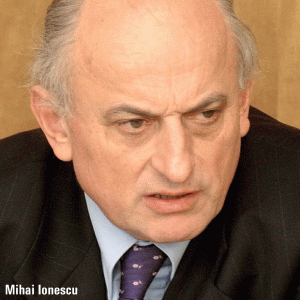 "Scăderea importurilor, semnal de alarmă pentru economie"