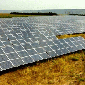 Parcurile fotovoltaice au produs, ieri, 2,4% din consumul naţional
