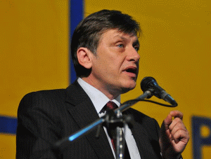 "Miniştrii vor comunica mai intens"