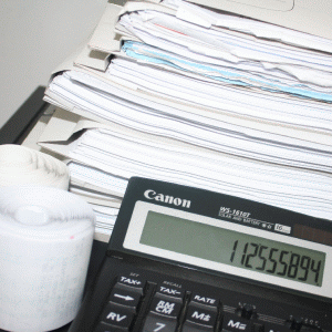 "Este fals că unele firme intră în insolvenţă să înşele creditorii"