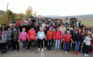 Demisii şi proteste - explorarea gazelor de şist merge mai departe