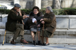 Pensionarii ar putea direcţiona 2% din impozitul pe venitul anual către ONG-uri