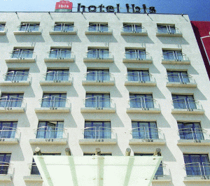 O proporţie de 31% din hotelurile "Accor" se află în Franţa, 31% în restul Europei, 23% în Asia, 8% în America Latină, iar 6% în Africa şi Orientul Mijlociu. 