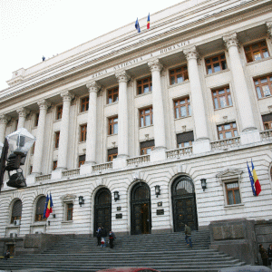 "Băncile sunt mai mult case de schimb decât instituţii de creditare"