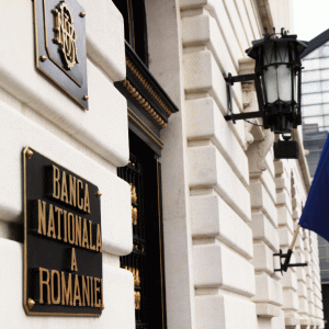 "BNR va reduce rezervele minime obligatorii în lei"