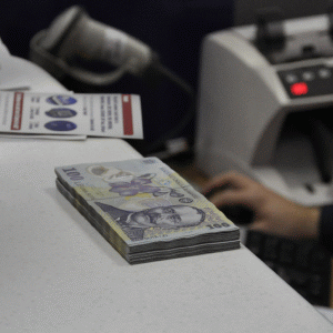 Creditul neguvernamental a scăzut cu 3,3%