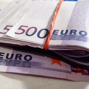 Şpaga pe timp de criză: de la un caltaboş la milioane de euro