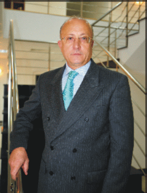 Domnul Ilarian Gheora, director general şi unic acţionar al firmei "Ghesaf Trade" SRL din Otopeni, s-a născut în comuna Prunişor, judeţul Mehedinţi, în anul 1949. A absolvit Facultatea de Energetică din cadrul IPB şi Facultatea de Relaţii Economice. Este căsătorit şi are trei fiice. Hobbz: literatura.