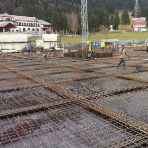 Construcţia centrului de agrement din Poiana Braşov a fost abandonată