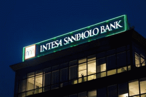 "Intesa Sanpaolo" a avut pierderi de 4,55 miliarde euro în 2013