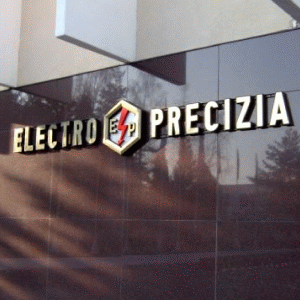 Acţionarii minoritari ai Electroprecizia vor distribuirea întregului profit ca dividende 
