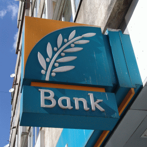 "Bank of Cyprus vrea să iasă din România"