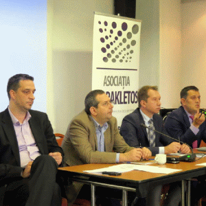 Iniţiatorii vor să retragă proiectul de modificare a legii clauzelor abuzive