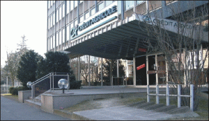 "Credit Agricole" anunţă primele pierderi trimestriale de după listare