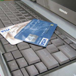Marii retaileri online - afaceri în creştere şi datorii pe măsură
