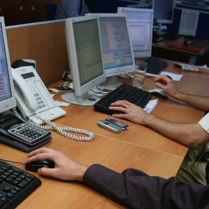 Cum îi (ne)lămuresc brokerii pe investitorii neexperimentaţi