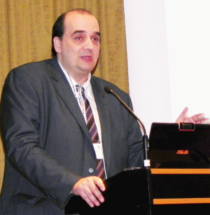 Konstantinos Farsalinos, medic de cardiologie în cadrul Onassis Cardiac Surgery Center din Grecia, la Forumul Global pentru Nicotină desfăşurat în Varşovia.