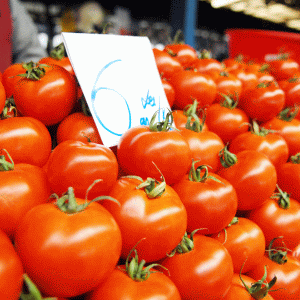 Evaziune de 24 de milioane de euro în sectorul de legume-fructe