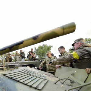 Ucraina introduce un impozit militar pe venit pentru finanţarea forţelor armate