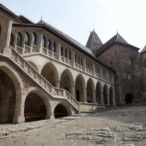 Organizarea de nunţi nu mai e profitabilă pentru Castelul Corvinilor