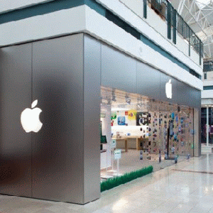Aşteptările privind lansările Apple au dus acţiunile la maxim istoric