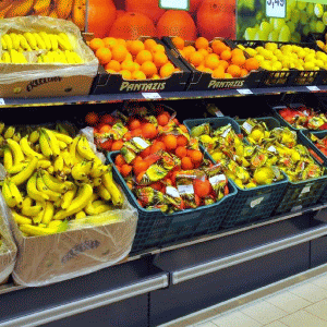 Reuters: "Interzicerea importurilor îi avantajează pe magnaţii ruşi din industria alimentară"