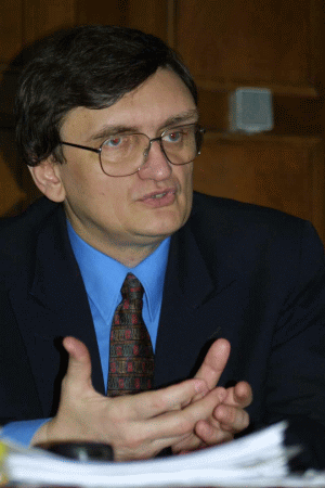 Ciorbea: "Nu se impune sesizarea CC privind modificările aduse Legii educaţiei"