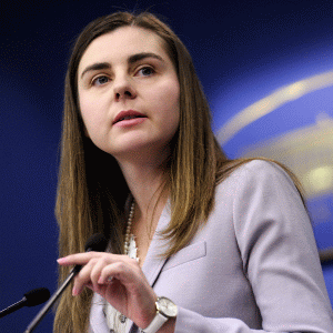 Petreasca nu ştie dacă va creşte acciza, dar se gândeşte