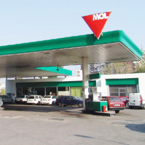 Petrom şi MOL au ieftinit benzina şi motorina, începând de ieri