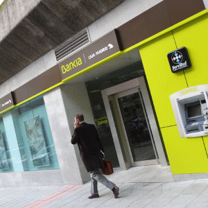 Foşti executivi ai "Bankia" şi "Caja Madrid", obligaţi să plătească garanţii în instanţă