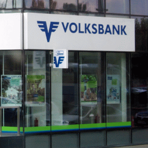 Instanţa obligă Volksbank să convertească un credit la cursul istoric