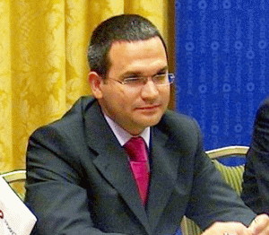 Omer Tetik, directorul general al BT, a precizat că banca vrea să devină un lider în zona cardurilor de credit şi de aceea a lansat şi acest card bancar de călătorii BT Flying Blue.