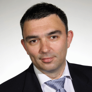 "Eforturile noastre din ultimul an au adus investitorilor o creştere de peste 17% a sumei iniţiale investite", ne-a declarat Florin Rus.