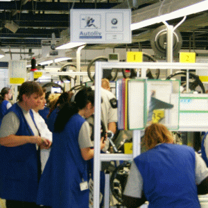 Autoliv România construieşte 20.000 de metri pătraţi de spaţii de producţie în 2015