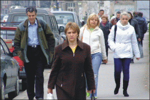 "Standard & Poor"s" avertizează că ar putea coborî ratingul de ţară al României în 12-18 luni