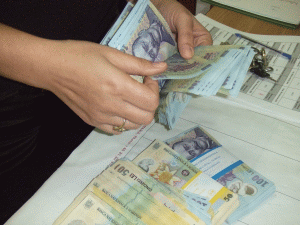 CPBR: "Conversia creditelor în valută trebuie făcută la cursul pieţei"