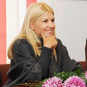 În scandalul actual, Elena Udrea este exponentul uneia dintre tabere.