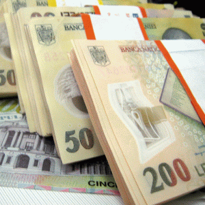 Finanţele au împrumutat 700 de milioane de lei, la un cost minim record