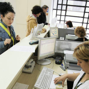 Raiffeisen acceptă facilităţi temporare (pentru unii)