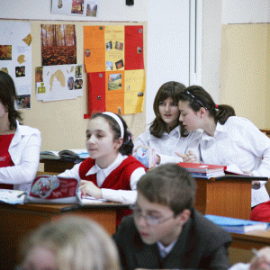 Politicul şi-a întors faţa spre învăţământ