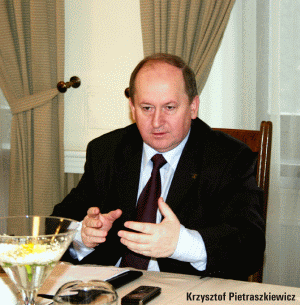 Băncile din Polonia îi ajută pe împrumutaţii în franci elveţieni 
