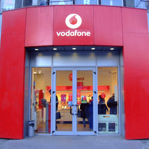 Reţeaua Vodafone de magazine în franciză a depăşit 100 de unităţi de la lansare, în octombrie 2013
