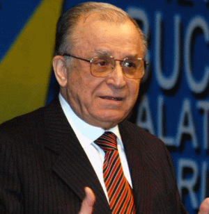 Ion Iliescu cere membrilor noii generaţii de stânga să îşi asume ''o poziţie activă de militanţi''
