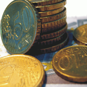 Companiile îşi diversifică bazele de producţie, ca să se protejeze de fluctuaţiile valutare