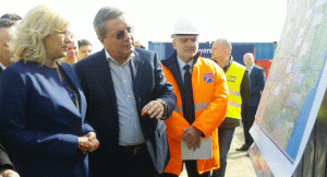 Ioan Rus, ministrul Transporturilor, şi Comisarul European pentru Politici Regionale, Corina Creţu, au vizitat ieri şantierul autostrăzii Sebeş-Turda.